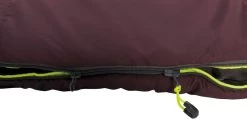 Outwell Campion Lux Slaapzak - Aubergine Rood 13 Outwell Campion Lux Slaapzak - Aubergine Rood -Professionele outdoor kampeerwinkel 1069 1900 5709388127891 campion lux aubergine feature photo12