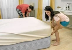 Intex Supreme Air Flow Luchtbed - Eenpersoons - Ingebouwde Elektrische Pomp 20 Intex Supreme Air Flow Luchtbed - Eenpersoons - Ingebouwde Elektrische Pomp -Professionele outdoor kampeerwinkel 1320 1900 64488 inuse1 2020 300