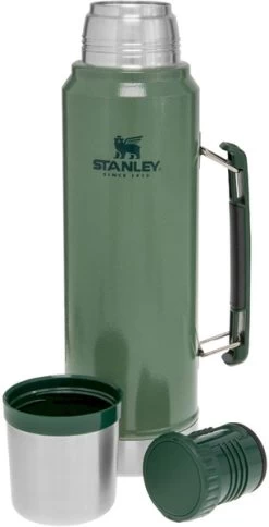 Stanley The Legendary Classic Thermosfles - 1 Liter - Donkergroen -Professionele outdoor kampeerwinkel 1900 1045 large jpg classic legendary bottle 1.1qt hammertone green 2