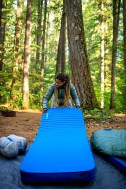 Therm-A-Rest MondoKing 3D 11.0 L Zelfopblazende Slaapmat -Professionele outdoor kampeerwinkel 1900 1267 2020 thermarest oregon 3sisters geiser 0623