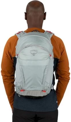 Osprey Hikelite Wandelrugzak - 26 Liter - Zilver -Professionele outdoor kampeerwinkel 1900 1900 0039 hikelite 26l s23 onbody6 silverlining 10004802