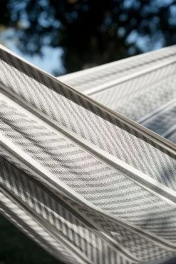 La Siesta Flora Kingsize 2 Persoons Hangmat - Zebra 7 La Siesta Flora Kingsize 2 Persoons Hangmat - Zebra -Professionele outdoor kampeerwinkel 900 601 flh18 19 detail 101